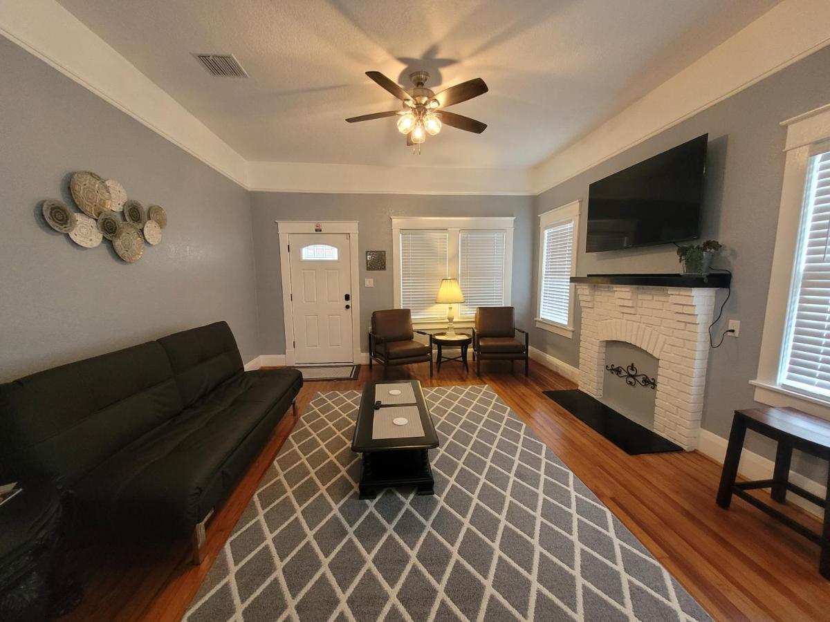Modern Two Bedroom Home เลคแลนด์ ภายนอก รูปภาพ